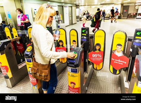 using contactless on London underground